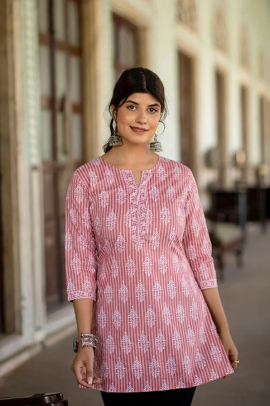 Best Seller Women Pink Straight Tunic With Three Quaretr Sleeves