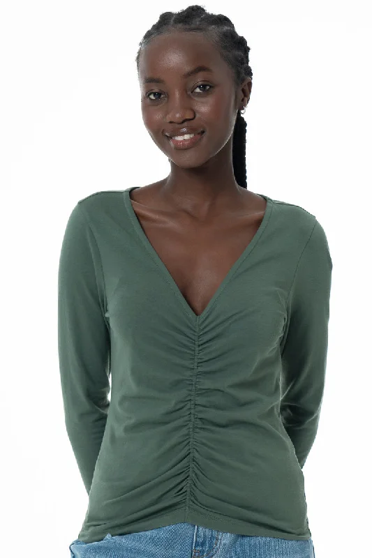 Weekend Offers That Sizzle V-Neck Knit Top _ 145796 _ Green