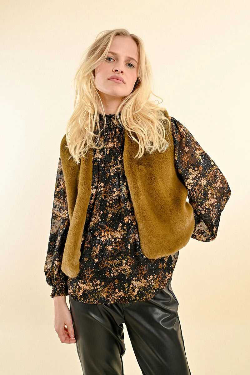 Weekend Offers You Can't Ignore Short Long Haired Sleeveless Vest - Khaki
