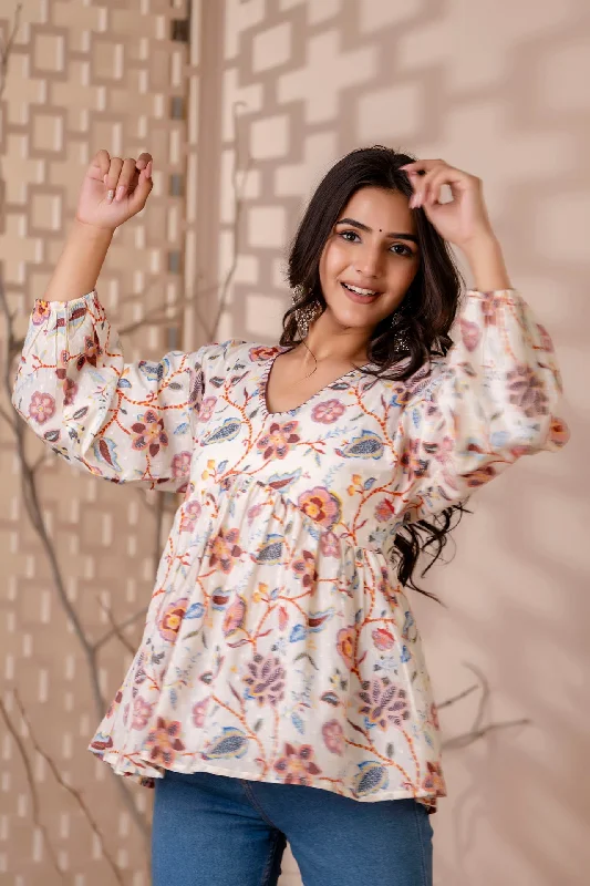 Weekend Specials to Love Women Off White Printed V-Neck Peplum Tunic