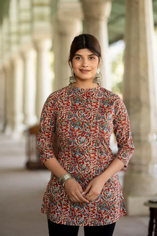 Early Access Women Maroon Printed Tunic With Mandarin Collar & Three Quarter Sleeves