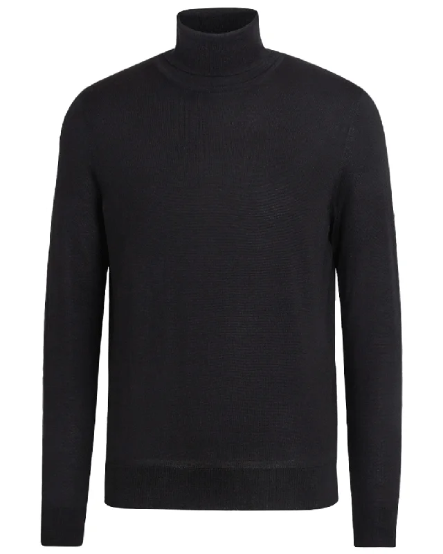 Black Oasi Cashmere Turtleneck Sweater