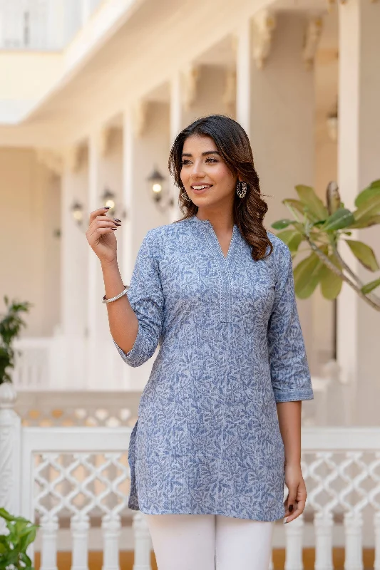 Weekend Wonders Await! Women Blue Straight Tunic